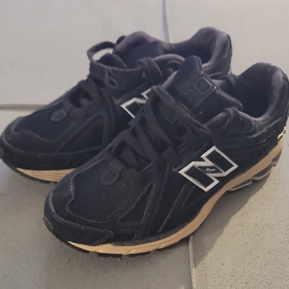 Womens New Balance 1906R